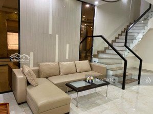 cho thuê nguyên căn nhà phố lakeview city căn góc công viên giá 28tr/th nội thất đẹp. lh 