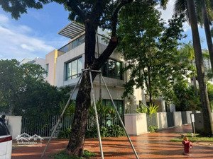 villa rẻ nhất khu compound - hồ bơi - sân tennis - gần các trường quốc tế