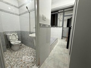 cho thuê gấp phòng trọ full nội thất tách bếp, 4,2 triệu, 20m2 tại trần trọng cung, q7, ngay vincom