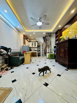 bán nhà phố thanh đàm, 36m2, 4 tầng, mặt tiền 4m, vị trí rất đẹp, gần ô tô, giá 6,1 tỷ