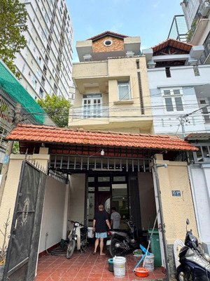 bán nhà đường số 63 , dt 100m2 4 tầng chỉ 25 tỷ thương lượng