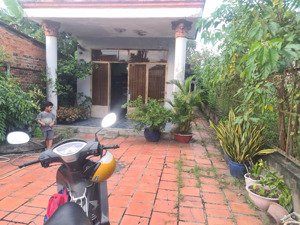 căn nhà mặt tiền quốc lộ 22, vừa ở vừa kinh doanh giá quá rẻ chỉ 2,5 tỷ.