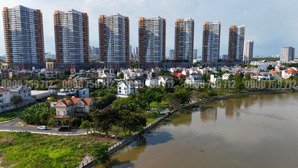 vip! bán khuôn đất biệt thự góc 2 mặt tiền, gần sông dt: 300m2 - ngang 17m, kdc văn minh, giá 69 tỷ