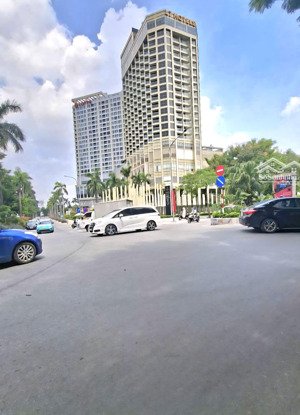 bán biệt thự vườn đào 100m2, 5 tầng thang máy lô góc giá 32 tỷ. tây hồ