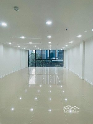 siêu phẩm dòng tiền 1.2tỷ. mặt phố trần vỹ 68m2. 7 tầng thang máy. mặt tiền 5.1m. vỉa hè 15m. 36tỷ