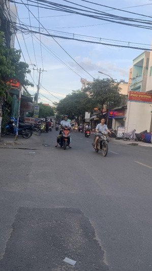 bán nhà đường lâm thị hố, dt 4.5mx25m, vị trí kinh doanh sầm uất, giá chỉ 7.28 tỷ