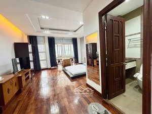 1 phòng ngủ tách bếp ban công full nội thất ở liền được ngay sân bay