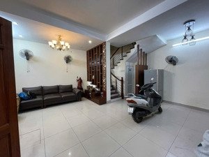 bán nhà hoàng hoa thám, ba đình, 41m2, 4 tầng, mt6.3m, 9,3 tỷ, lô góc, ngõ thông, gần ô tô, gần phố