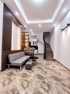 trung tâm đống đa-vừa ở vừa cho thuê-gần phố 1 nhà ra ô tô-35m-giá 7,6 tỷ