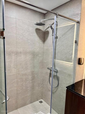 chính chủ cần chuyển nhượng căn 2pn ban công đông bắc