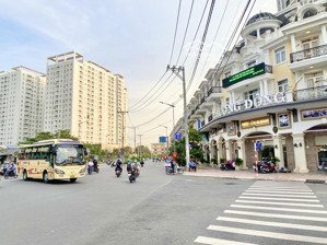 nhà góc mũi tàu 330m2 đất - 1000m2 sàn, 2 mặt tiền lớn ngay ngã tư vip nhất quận 8 cần bán 73 tỷ