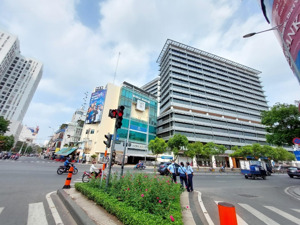 siêu phẩm! góc 3 mặt tiền huỳnh tấn phát, phú mỹ, quận 7 - 20x30m - xd: hầm + 8 tầng giá 83 tỷ