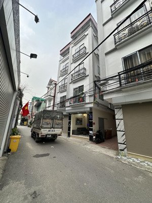 bán nhà 5 tầng, 34.8m², mặt đường ô tô tránh. căn góc, 2 mặt thoáng. có gara ô tô, sổ đỏ chính chủ