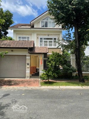 bán biệt thự khu nam phú mặt sông quận 7 diện tích: 16m dài 24m 1 hầm 2 lầu áp mái giá 65 tỷ