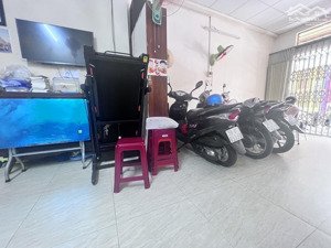 hẻm xe ô tô tránh nhau vị trí đẹp kd ngang khủng 6.8m, vuông vức a4, cực hiếm lh toản