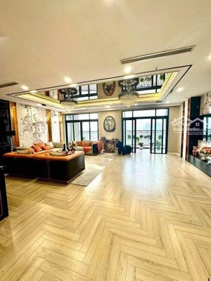 chung cư mộ lao căn góc gần 150m2, 4 phòng ngủ 3 ban công