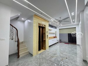 bá.n nhà dương văn bé 35m2 x6 tầng - thang máy - gần phố - full tiện ích nhỉnh 10tỷ - vị trí đẹp