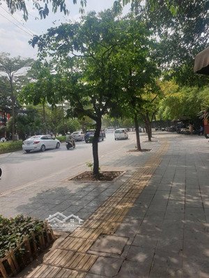 bán nhà mặt phố nguyễn văn huyên, 206 tỷ, 363 m2, 1pn + 1wc, cầu giấy, hà nội
