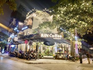 cực chất-cho thuê lô góc mặt phố trần quốc hoàn, mt 11m*3m, dt 307m2, giá siêu đỉnh