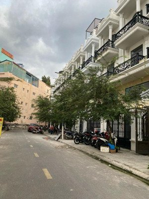 nhà đẹp hà huy giáp- gần gò vấp- 60m- chỉ 7,2 tỷ