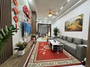 bán nhà xuân thuỷ 35m2 6 tầng thang máy nội thất cao cấp