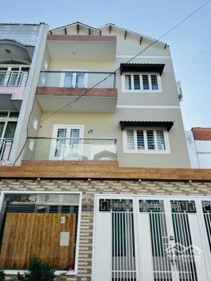 hot nhà đẹp 4 tầng 64m2, 7m ngang, hẻm xe hơi gần công viên