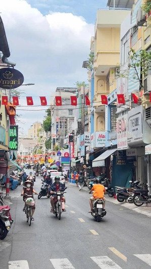 cho thuê mbkd mặt tiền đường số 1 cư xá đô thành,p4,q3, 24m2, lối đi riêng,wc riêng giá 11tr/tháng.