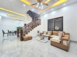 bán nhà xuân đỉnh, 40m x 5 tầng, ngõ thông kinh doanh, gần công viên chỉ 8 tỷ