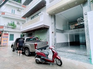 bán nhà khu phân lô hồ đền lừ 100m 7 tầng thang máy ô tô tránh 2 mặt thoáng 20m ra phố