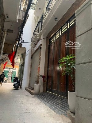 phải thật nhanh bán toà căn hộ ccnm hoàng hoa thám ba đình; 48m2, 7 tầng, 12 phòng giá 13,5 tỷ