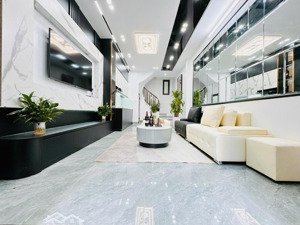 hiếm! 7 tỷ hơn bán nhà tây hồ, võ chí công - 35m2 - 5 tầng - sát phố - full nội thất xịn - ở ngay