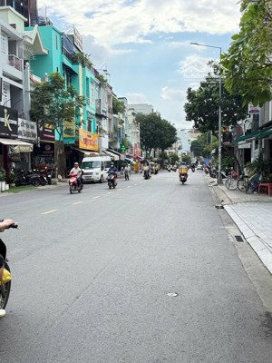 cần bán gấp nhà ngay mt vườn lài, p. tân thành, tân phú, dt 4x25m - 1 lầu - giá 10,8 tỷ