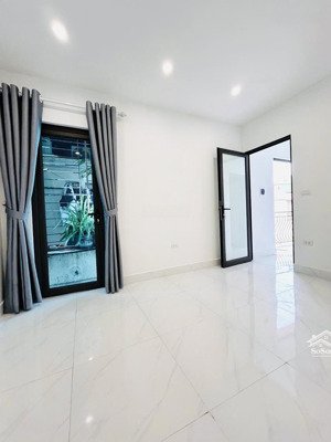 lô góc 2 thoáng - đống đa - 28m - 5t - nhỉnh 6 tỷ - nhà đẹp - kinh doanh - cho thuê