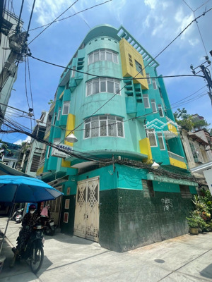 hẻm xe hơi 8m trần hưng đạo quận 1. bề ngang 8m căn góc 4 lầu giá 25.8 tỷ tl