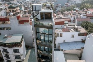 mặt phố ba đình : 8 tầng - 1 hầm - 70m2 - mặt tiền 6m - đẹp mỹ mãn - gần sát hồ tây.