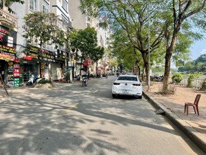 mặt phố nguyễn khang. 8 tầng kinh doanh. mặt sông tô lịch đang cải tạo. giá trị tương lai tăng cao