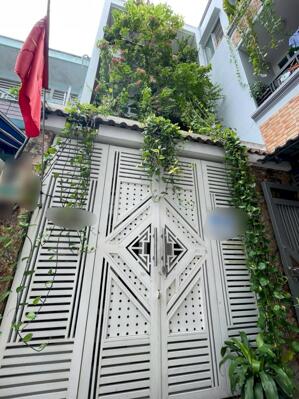 Nhà bán ngay Lạc Long Quân, Diện tích 4 x 15, 4 tầng, 3 phòng mới ở ngay, Giá chỉ nhỉnh 7 tỷ