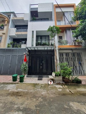 hiếm có! nhà 3 tầng 1/ nguyễn duy trinh 4.2x13m 54m2 3pn, gần đỗ xuân hợp đường ô tô 8m, chỉ 8.x tỷ