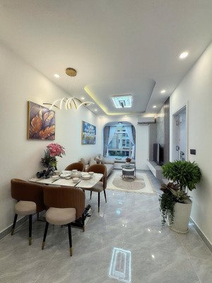 cần bán gấp căn hộ sky garden - phú mỹ hưng, nhà đẹp, mới 100%, xem là mê. lh: em hằng