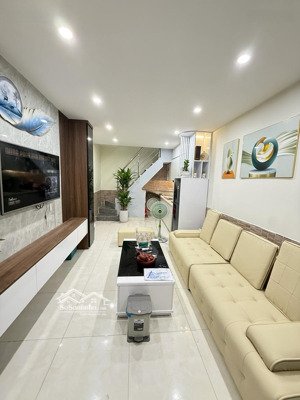 minh khai 20m ra phố, full nội thất xịn sò, 30m*4t chỉ 6.4tỷ