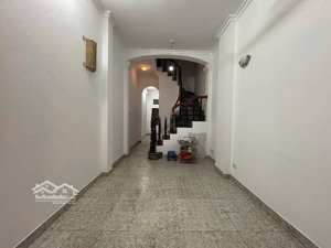 bán nhà quan hoa, cầu giấy, ô tô đỗ cửa, ngõ thông, 42m nhỉnh 11 tỷ