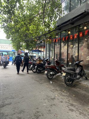 siêu phẩm nhà đẹp 101m2 công nhận 50m2 - 4 tầng hẻm xe hơi ngay hàng xanh q. bình thạnh chỉ 7.xtỷ