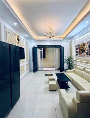 bán nhà 5 tầng x 30.8m2. hàng xóm kđt đô nghĩa, gần bệnh viện nhi, gần trường phenikaa. nhà mới