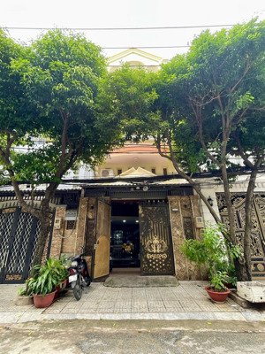 chính chủ bán căn nhà 5 tầng 100m2 khu vip đường ni sư huỳnh liên. hỗ trợ vay ngân hàng.