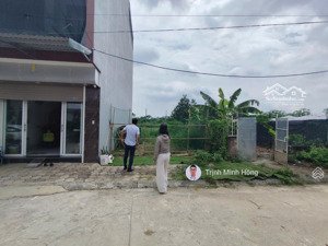 duy nhất lô 75m2 hai mặt thoáng, mặt tiền 5m đất dịch vụ lại yên. sau nhà là kđt mới. sẵn sổ đỏ