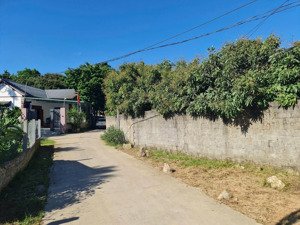 mảnh đất nghỉ dưỡng 50m mặt tiền sát đường tỉnh lộ, tầm nhìn thẳng ra hồ điều hòa đá chẹ thoáng đẹp