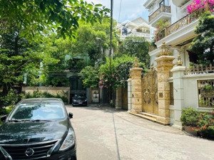 biệt thự không gian sống cao cấp. muốn trở thành người thế nào, hãy sống trong môi trường ấy