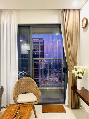 tôi cần bán nhanh căn 69m2 2pn căn góc chung cư q7 riverside.