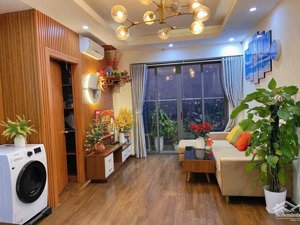 bán căn góc 2pn giá rẻ tại cc báo nhân dân và vp tw đảng, ban công đông nam sẵn sổ. lh: 