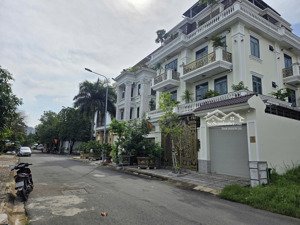 đất sổ đỏ, ngay mt sông, đối diện lakeview, ngay global. dt: 248m2, chỉ 170 tr/m2. lh: 0902,746,319